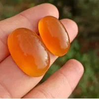 گوهر سنگ راف زرد عسلی و تیره معدنی نگین عقیق‌ سرخ