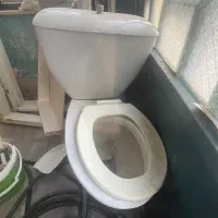 توالت فرنگی با دستشور