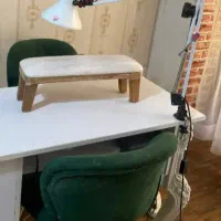 میز ناخن همراه استند و چراغ کار