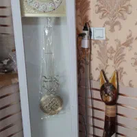 ساعت ایستاده .مجسمه