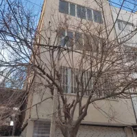 ۱۶۰متری طبقه۴سه خوابه با۴۰مترحیاط پارکینگ واسانسور