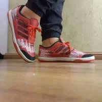 کتونی ورزشی سالنی حراج فقط ۱۹۷ تومان