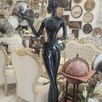 مجسمه کنار سالنی لیدی رنگ خودرو