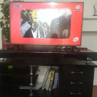 تلویزیون ۴۲ اینچ الجی اصل همراه با میز