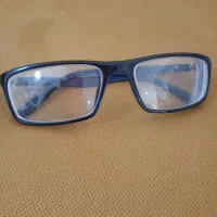 فرم عینک در حد نو