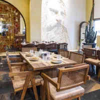 نیروی سالن کار حرفه ای با حقوق و مزایا