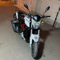 بنلی ۲۵۰