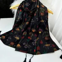 کلکسیون شال|لباس|میانه, |دیوار