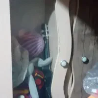 کمد کشو لباس پایین وبالا دارد