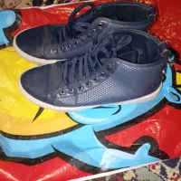 کفش .نیم ساق .|کیف، کفش، کمربند|قائن, |دیوار