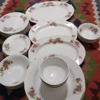 تعدادی ظروف چینی اصل