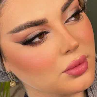 خدمات وآموزش تخصصی عروس میکاپ وشینیون|خدمات آرایشگری و زیبایی|اصفهان, مفتح|دیوار