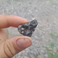 سنگ مشکوک به شهاب سنگ
