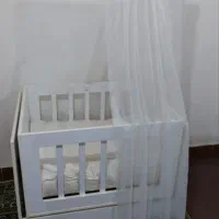 فروش دو عدد گلیم فرش و یک عدد تخت نوزاد