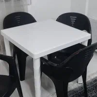 صندلی بلند و پلاستیکی نو و اکبند