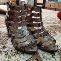 صندل نو|کیف، کفش، کمربند|برخوار, |دیوار