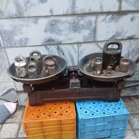 یک عدد ترازوی ۲۰ کیلویی و یک استخر|فروشگاه و مغازه|مشهد, مقدم|دیوار