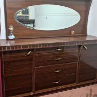 کنسول و آینه سالم وتمیز