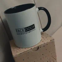 ماگ نو و ساعت چوبی