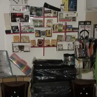 گیتار آموزشی لوازم موسیقی پاپ سنتی|گیتار، بیس، امپلیفایر|پرند, فاز ۱|دیوار