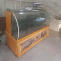 ویترین شیرینی فروشی
