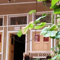 سرایدار خانم جهت کار در اقامتگاه سنتی