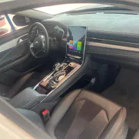 کی ام سی J7