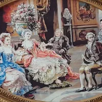 تابلو مخمل باقاب طلایی