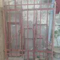 پنجره آهنی همراه نرده ودربچه