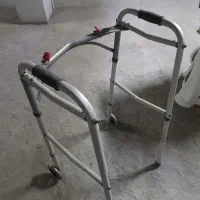 واکر چرخ دار