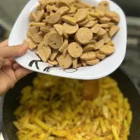 فروشنده خانم شیفت عصر