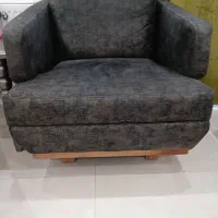 مبل تک نفره راحتی با متریال درجه ۱ در حد نو