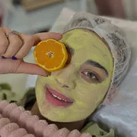 فشیال تخصصی پوست آبرسانی و جوانسازی و پلاژن تراپی