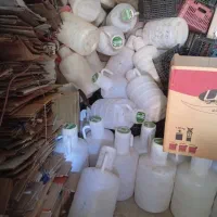 تعداد زیادی دبه به فروش میرسد