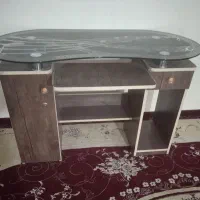 میز کامپیوتر سالم و محکم