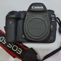 دوربین Canon 5D mark iv به همراه لنز ۵۰ ۱/۴