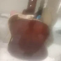 گیتار شکسته نیاز به تعمیر