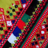 دوزنده لباس موسوم ایینه جالار کپنال بنوک|لباس|ایرانشهر, |دیوار