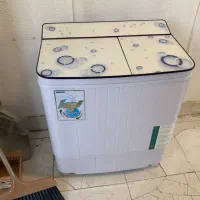 مقداری وسایل به فروش میرسد