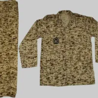 اورکوت ارتش با یک دست لباس نطامی و پوتین