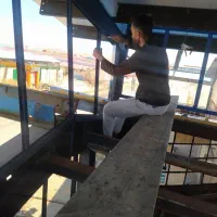 به یک شاگرد جهت کار در مغازه شیشه بری نیازمن هستیم