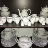 سرویس چینی ۱۸ نفره کاملا نو مناسب جهیزیه