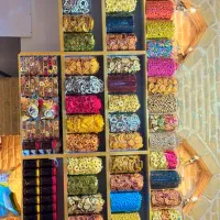 نیازمند فروشنده خانم سوغات و خشکبار