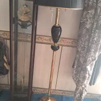 یک عدد ساعت و یک چراغ به فروش میرسد