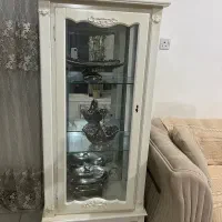 یک عددبوفه مینی سفیدرنگ