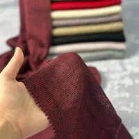 شال بافت رنگی ساده، سبک و شیک برای استایل روزمره