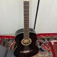 گیتار سالم زیاد استفاده نشده در حدنو