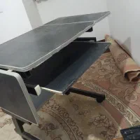 میز کامپیوتر سالم در حد نو
