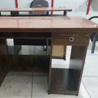 میز کامپیوتر تمیز