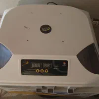 دستگاه جوجه کشی